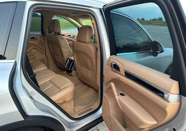 Porsche Cayenne cena 135900 przebieg: 139500, rok produkcji 2012 z Rzeszów małe 781